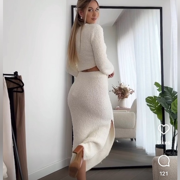 Zara 2-Piece Faux Fur Sweatshirt and Skirt - Picture 10 of 16